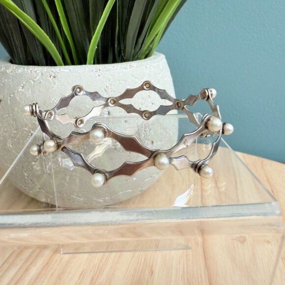 Vintage Chignon Ponytail Holder Silver Tone Metal and Faux Pearl Bun Acordian - Picture 1 of 10